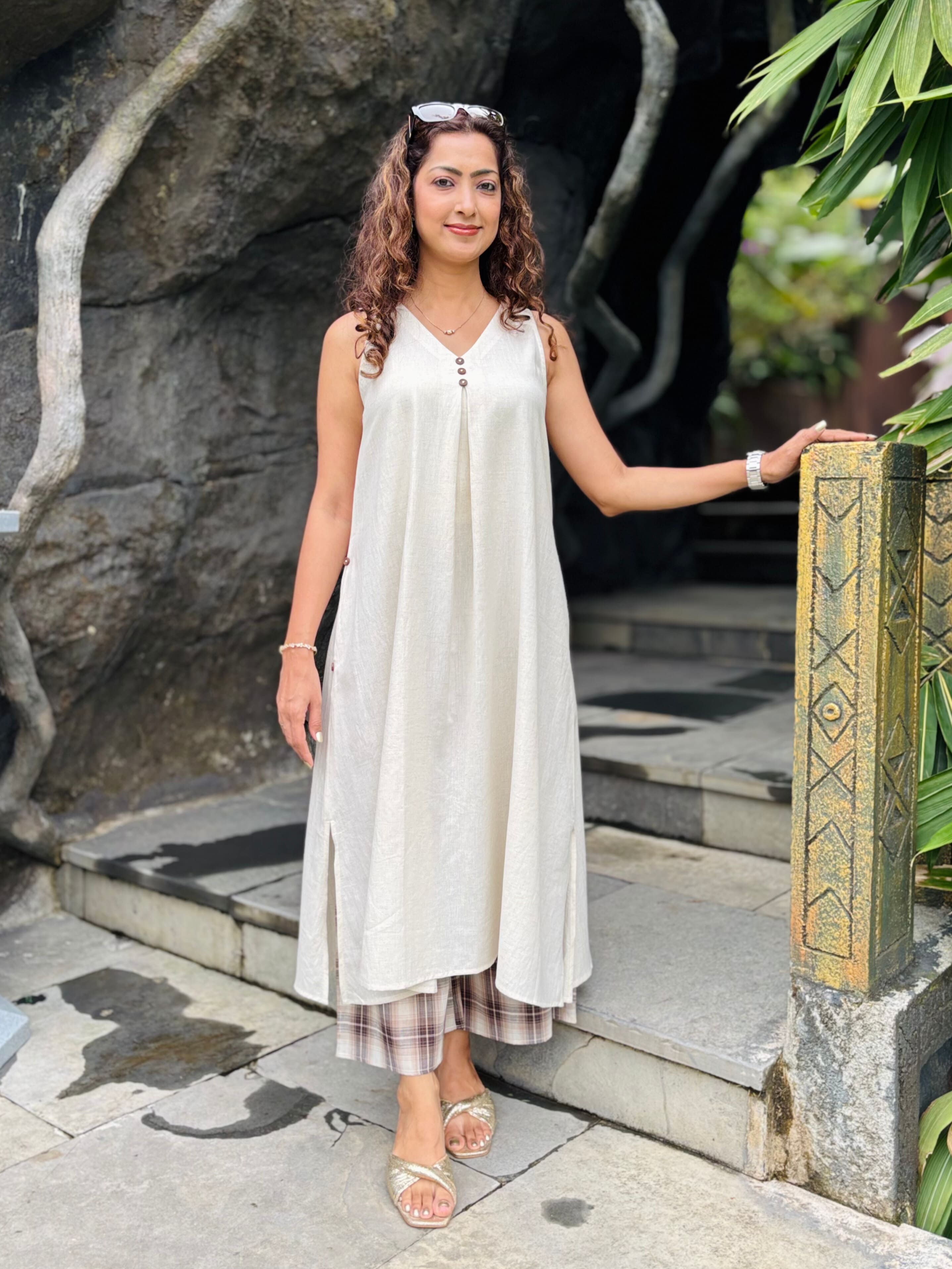 Cotton Linen Kurta with Checkered Palazzo Cotton Linen Kurta with Checkered Palazzo