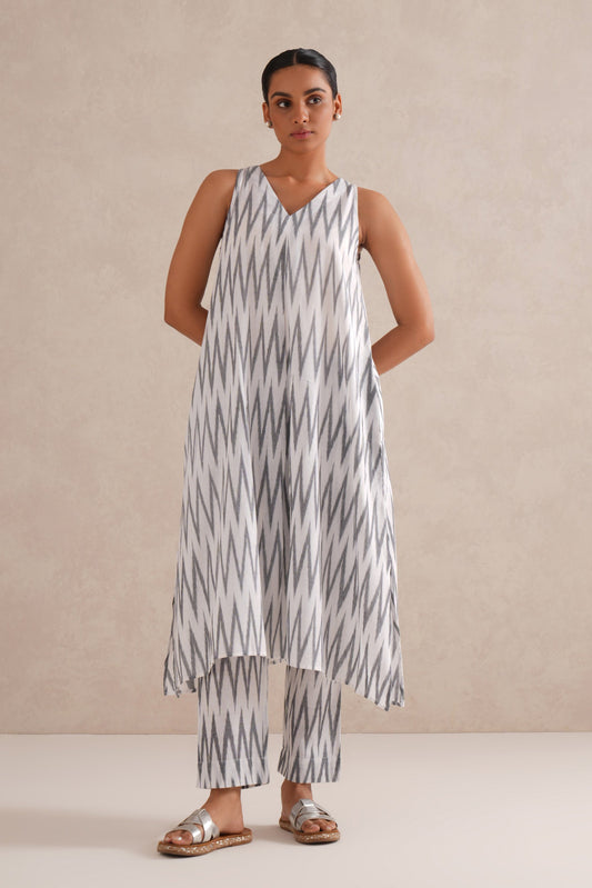 B&W Ikat Cord Set