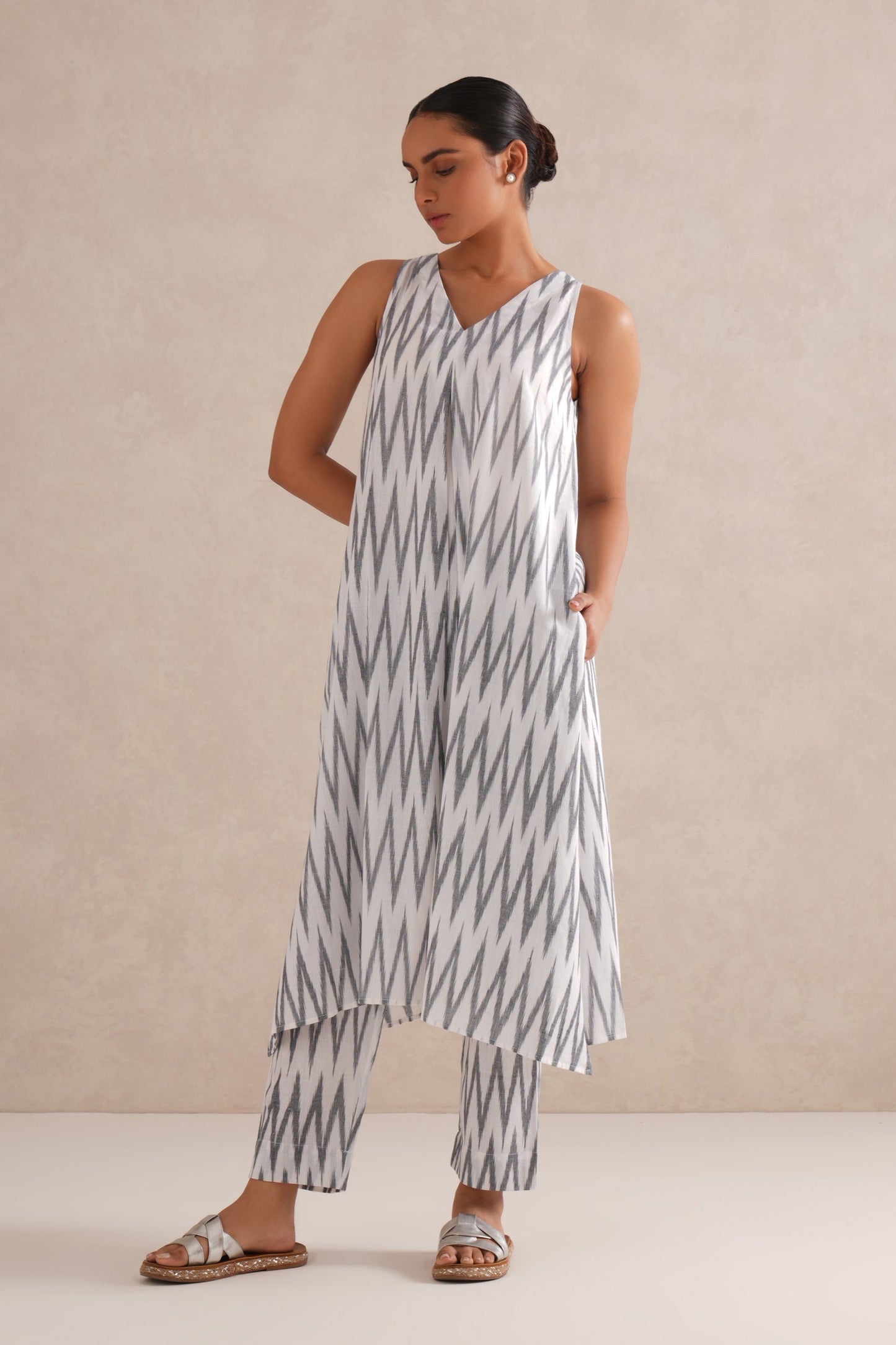 B&W Ikat Cord Set