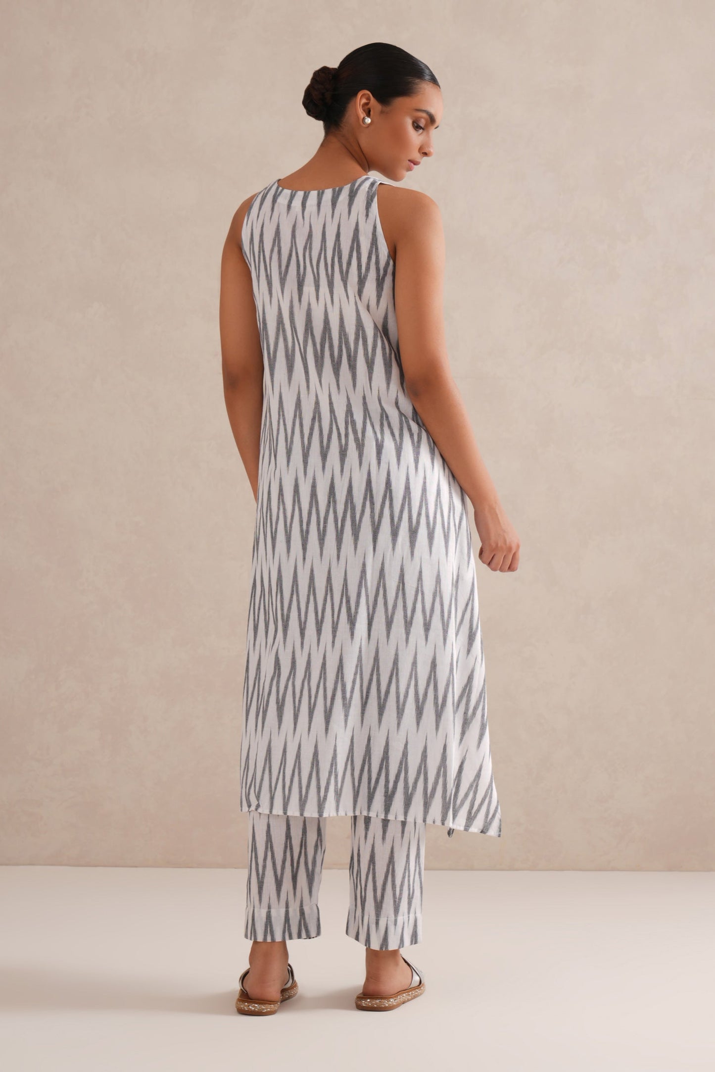 B&W Ikat Cord Set