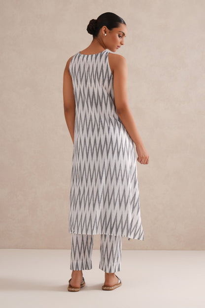 B&W Ikat Cord Set