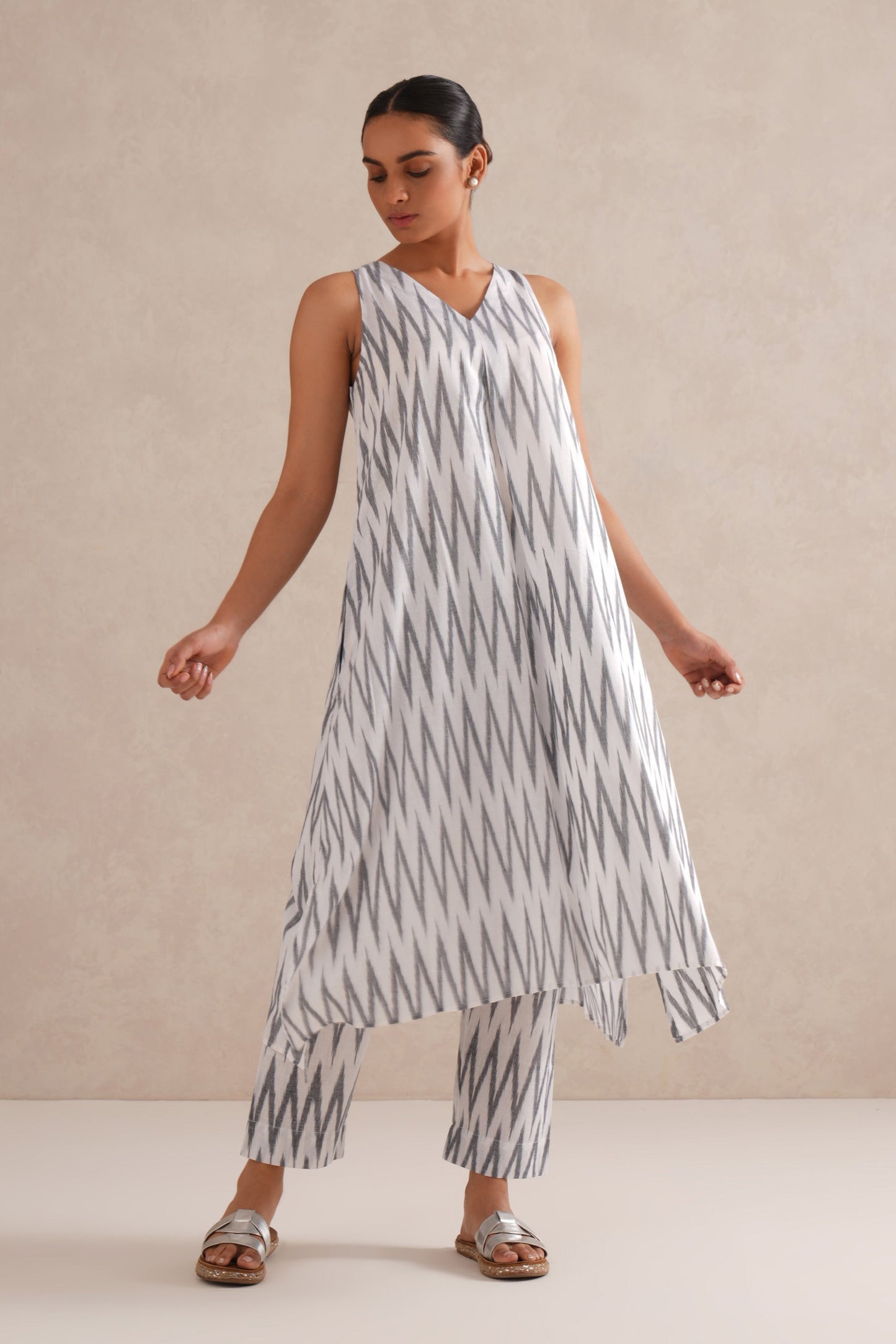 B&W Ikat Cord Set