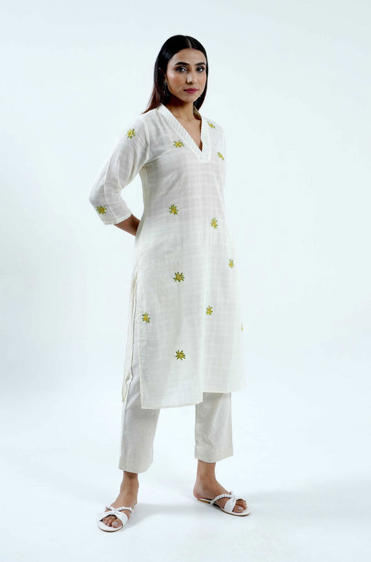 Blooming Roses Embroidered Kurta - Cyan India