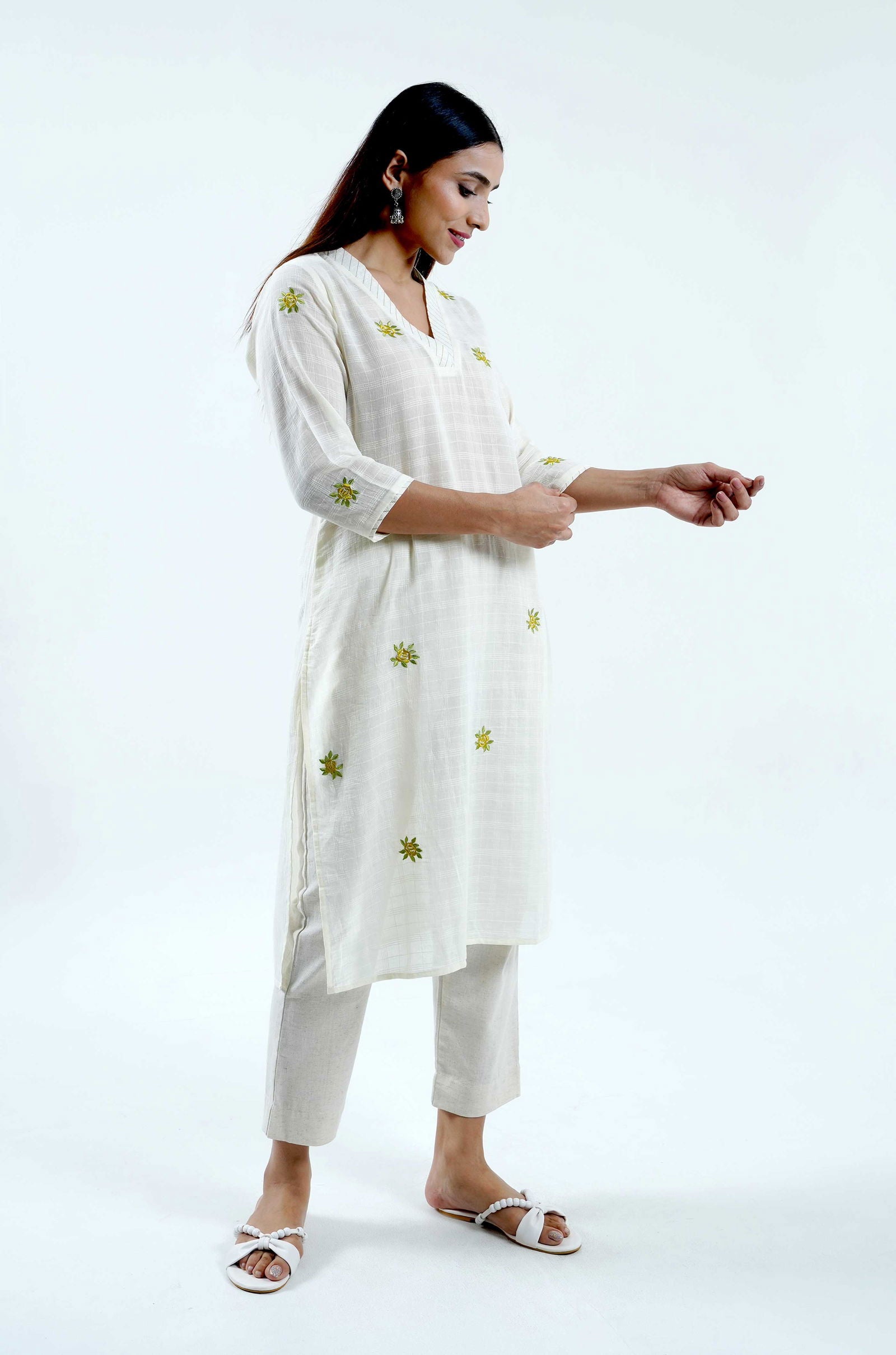 Blooming Roses Embroidered Kurta - Cyan India