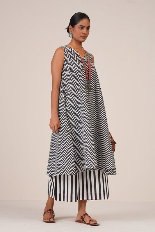 Hand Block Printed Syah Geo Set
