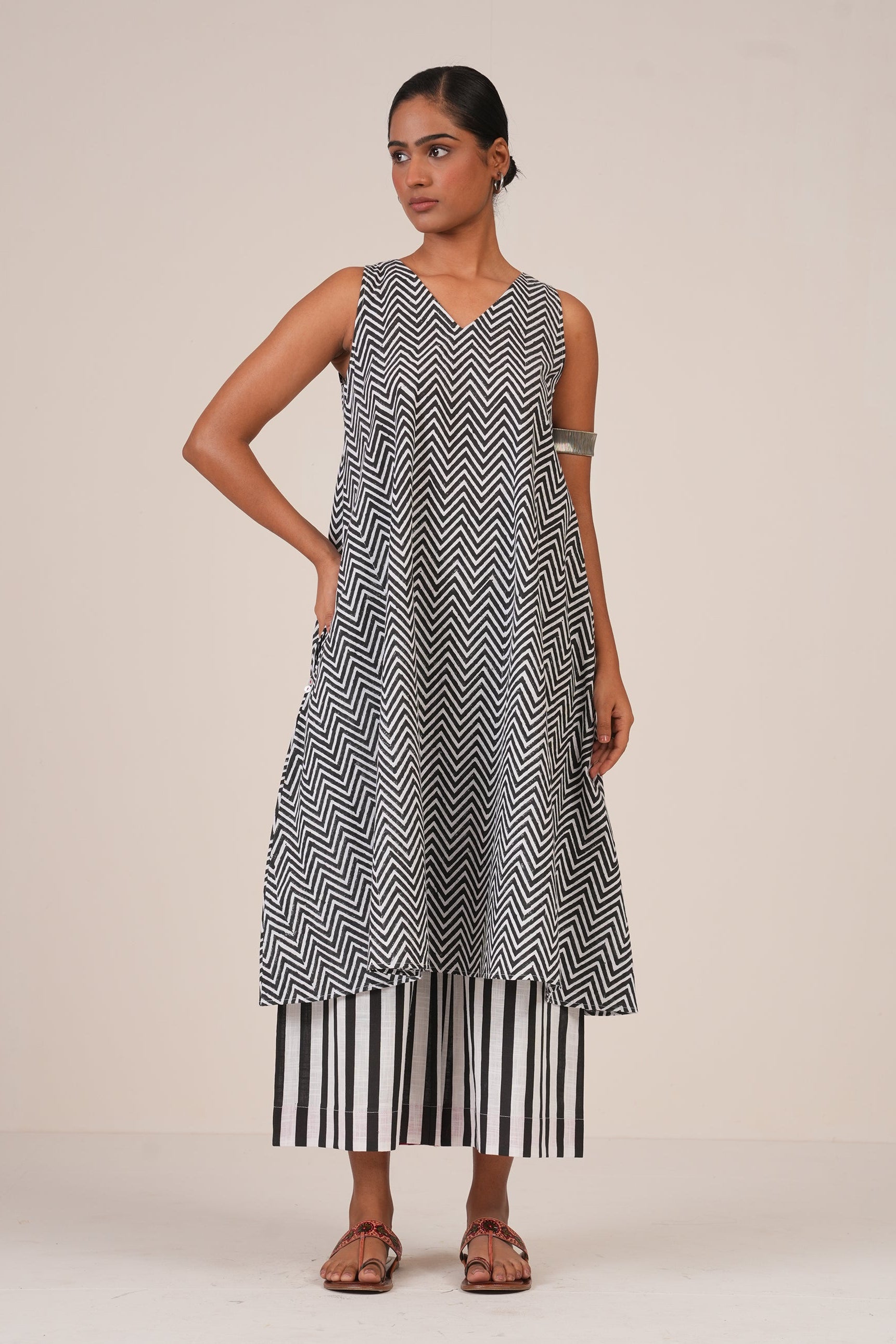 Hand Block Printed Syah Geo Set