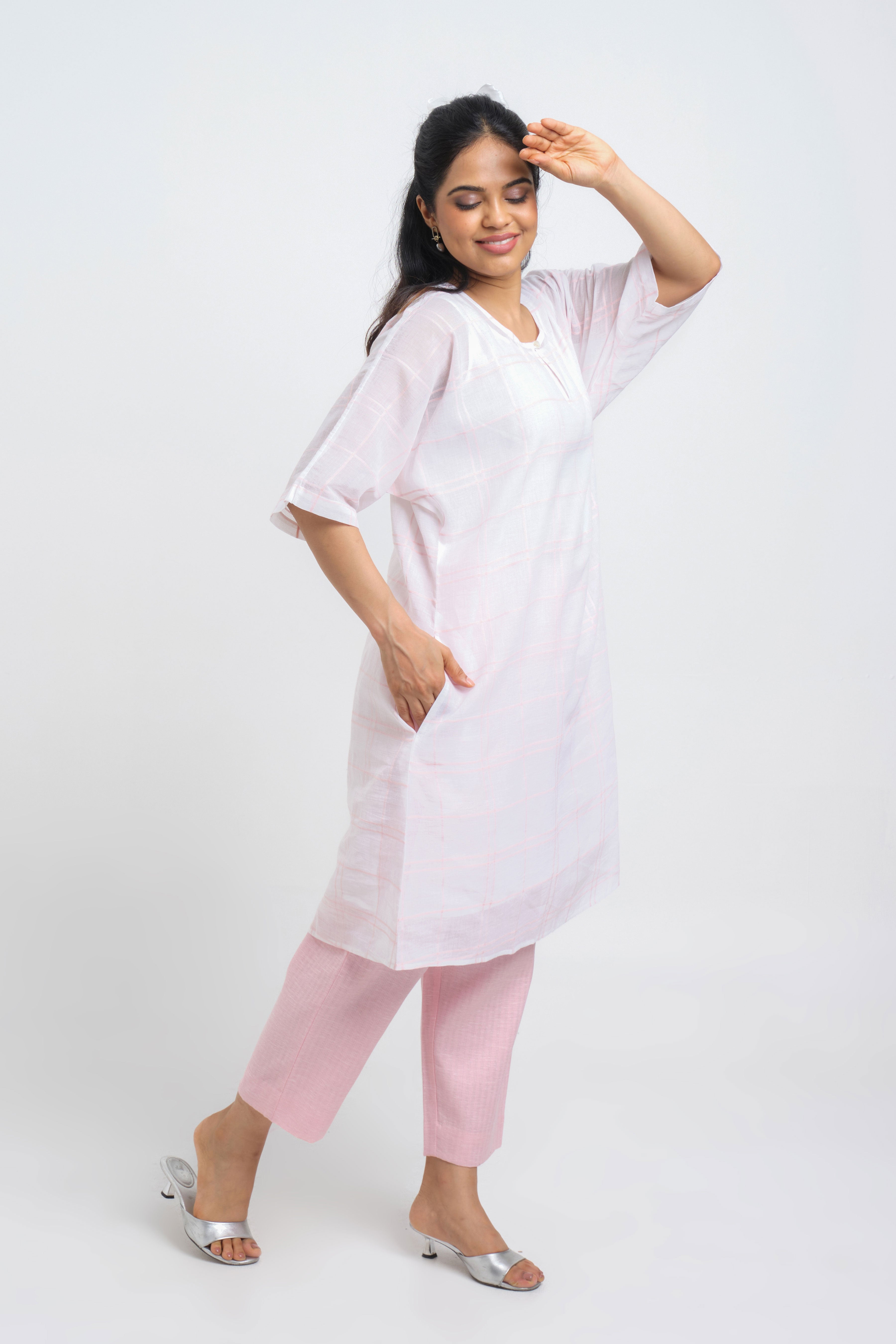 Pink & White Handloom Checks Kurta With Slip