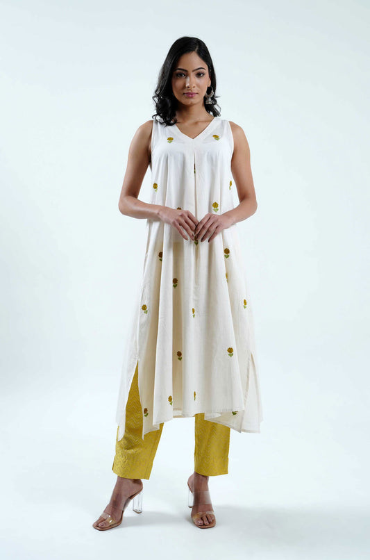 Embroidered Floral Kurta - Cyan India