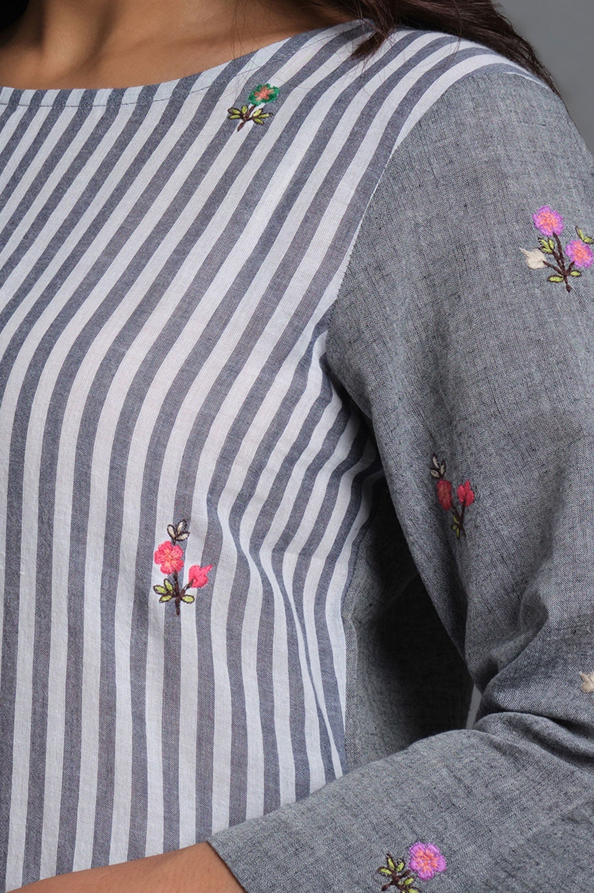 Embroidered Stripes Kurta - Cyan India