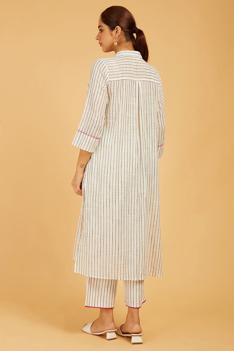 Hand Embroidered Handloom Kurta - Cyan India