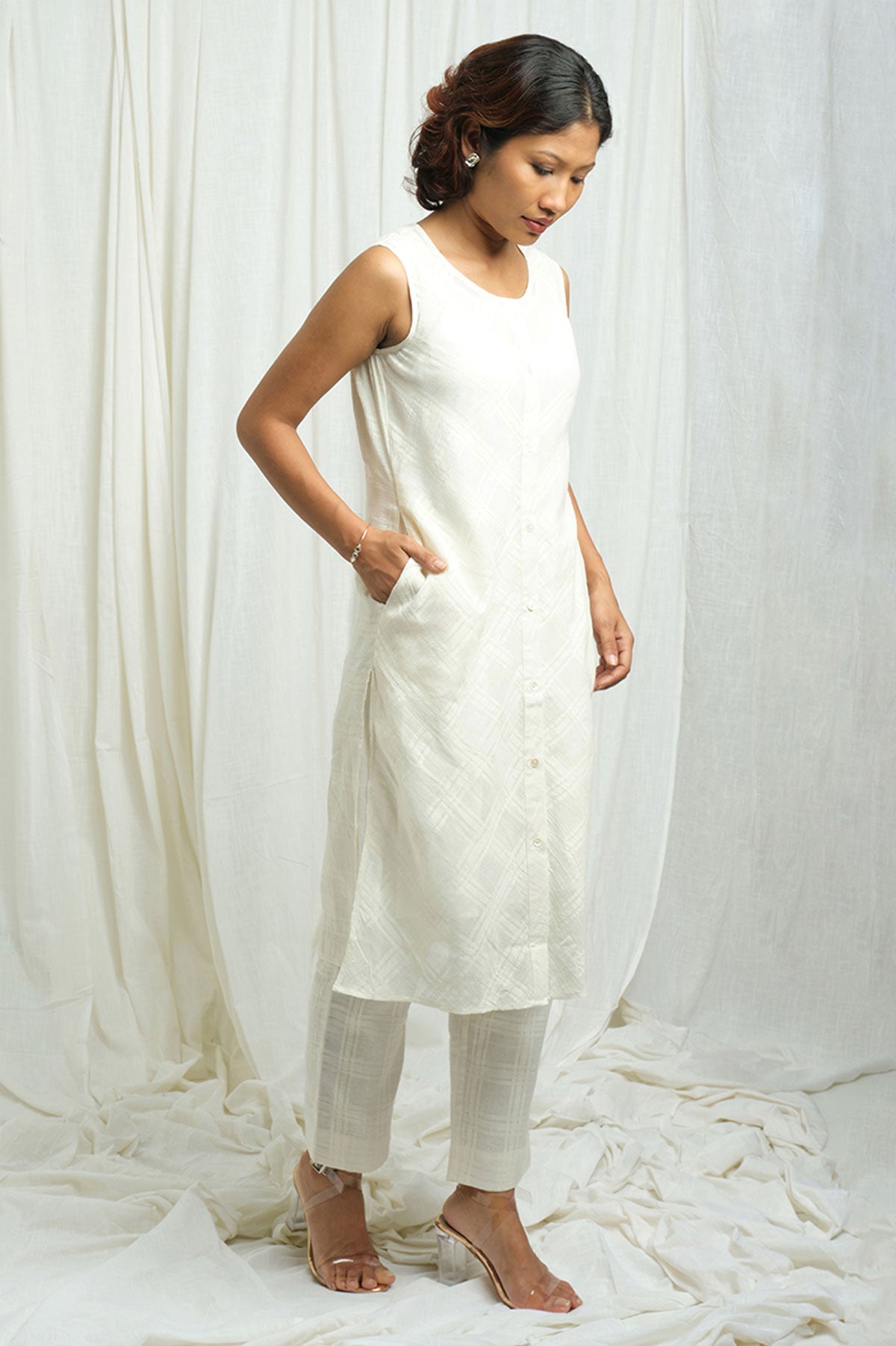 Ivory Checkered Kurta With Slip - Cyan India