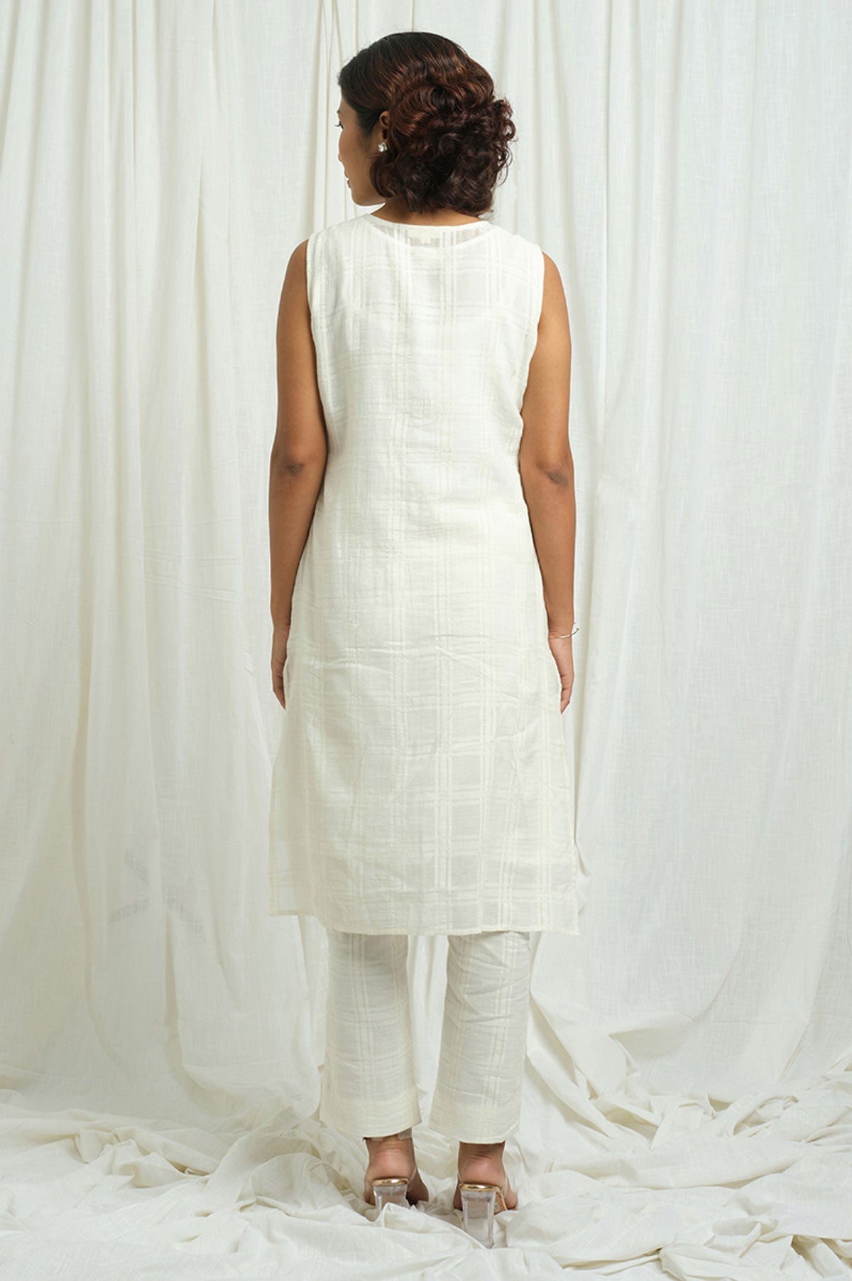 Ivory Checkered Kurta With Slip - Cyan India