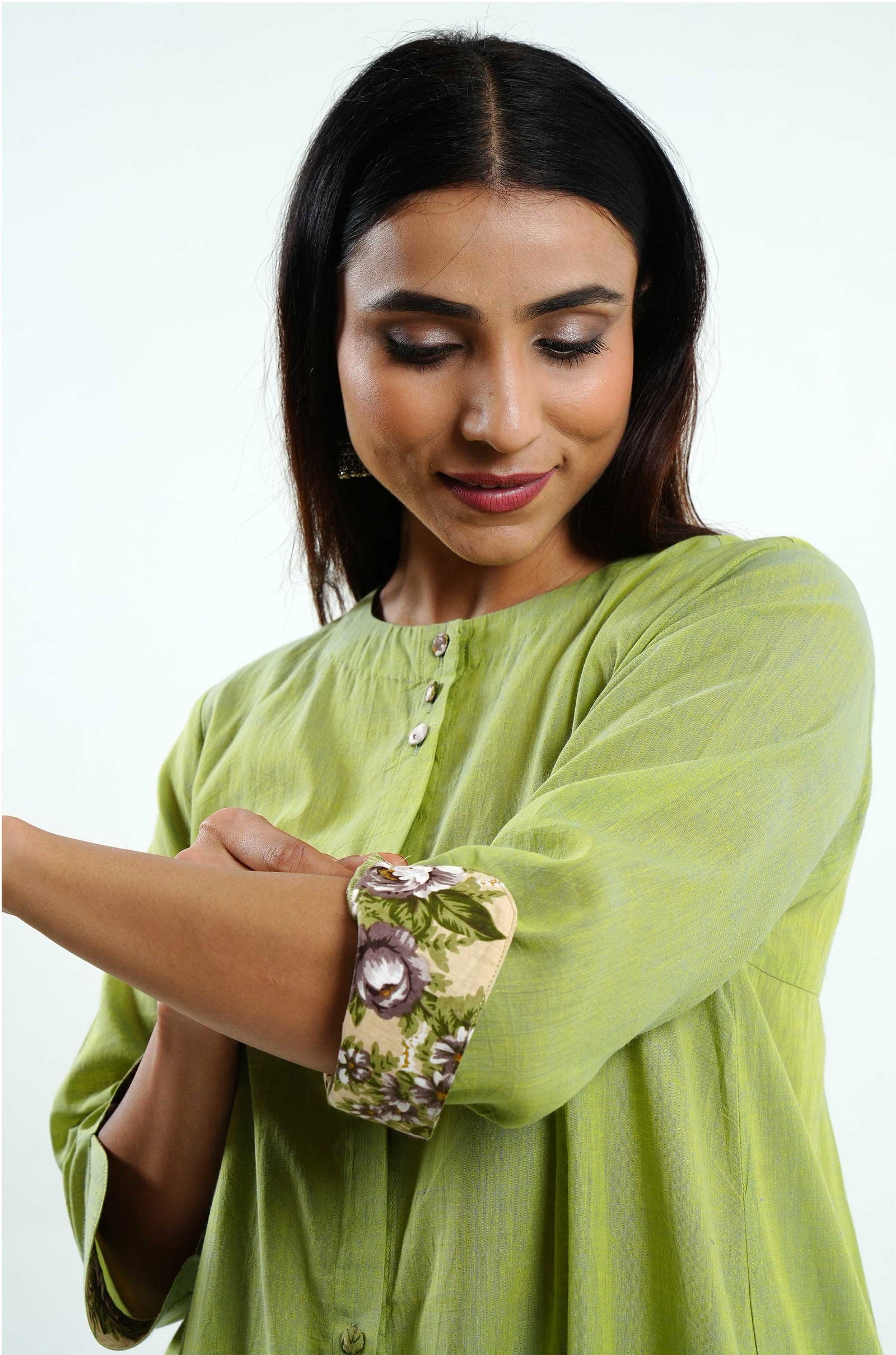 Vibrant Green Chambray Kurta - Cyan India