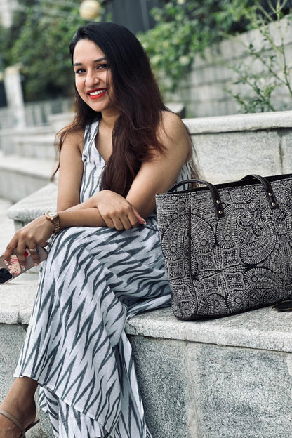 B&W Ikat Cord Set